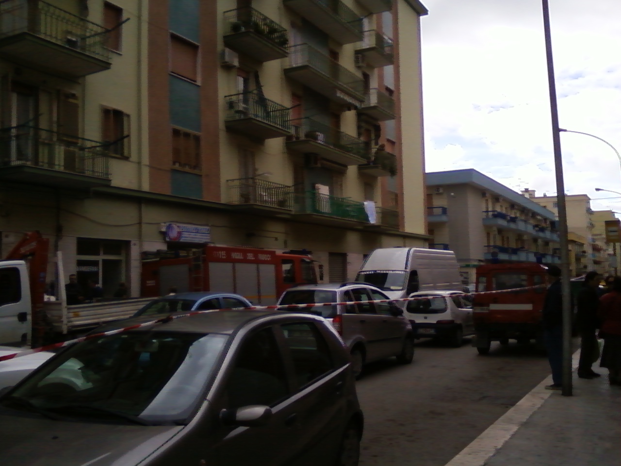 Esplosione di un vano autoclave in via della Croce