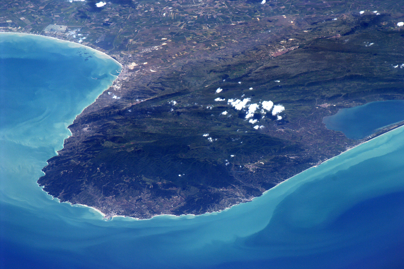 Assegnate le Bandiere Blu 2017, ancora una volta bocciato il mare del Gargano