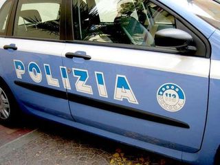 durante perquisizione domiciliare aizza cani corso contro agenti: fermato 56enne