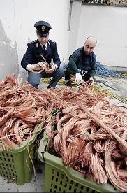 Manfredonia, furti tombini e rame, 3 arresti dei carabinieri