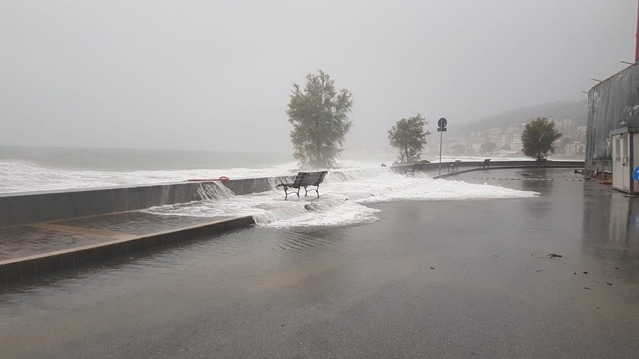 Maltempo, vento forte su Puglia