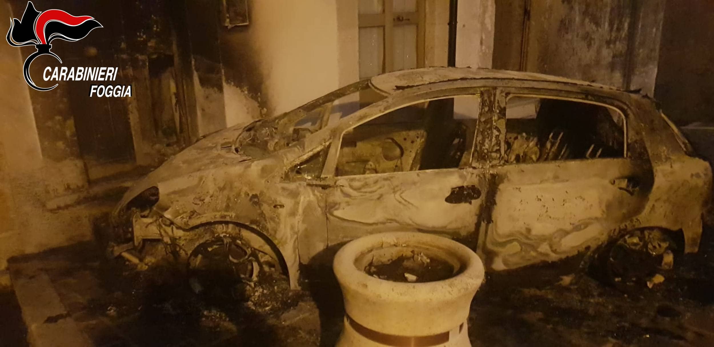 Stanato il piromane del Gargano, in una notte aveva distrutto auto e danneggiato palazzine