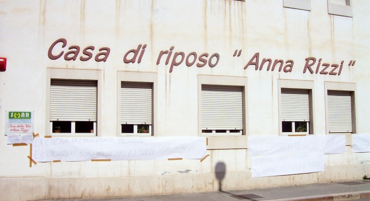 Casa di riposo “Anna Rizzi” ai clienti: “Siete invitati al trasferimento del congiunto presso altra sede”